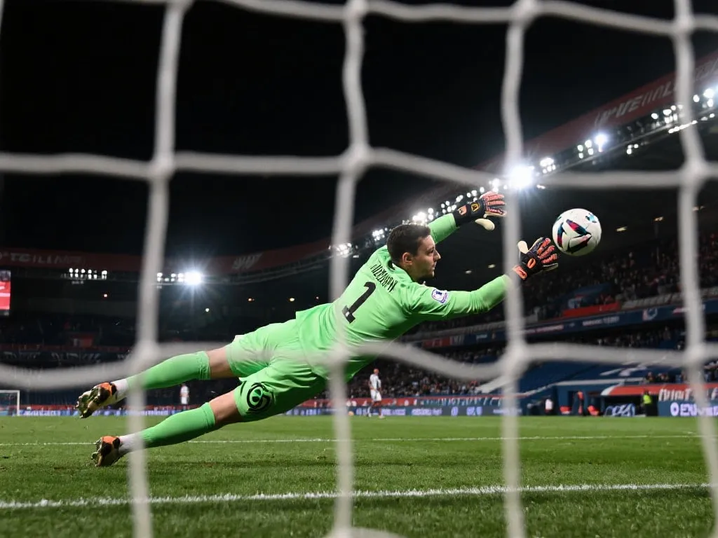 法甲门神精彩扑救瞬间